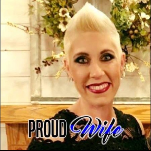 Meet your Posher, Brandi - Picture 2 of 2